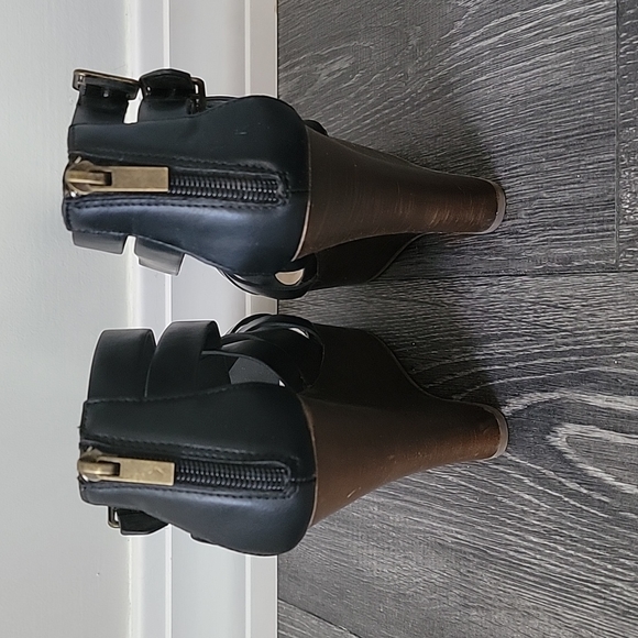 Heels - Picture 4 of 8